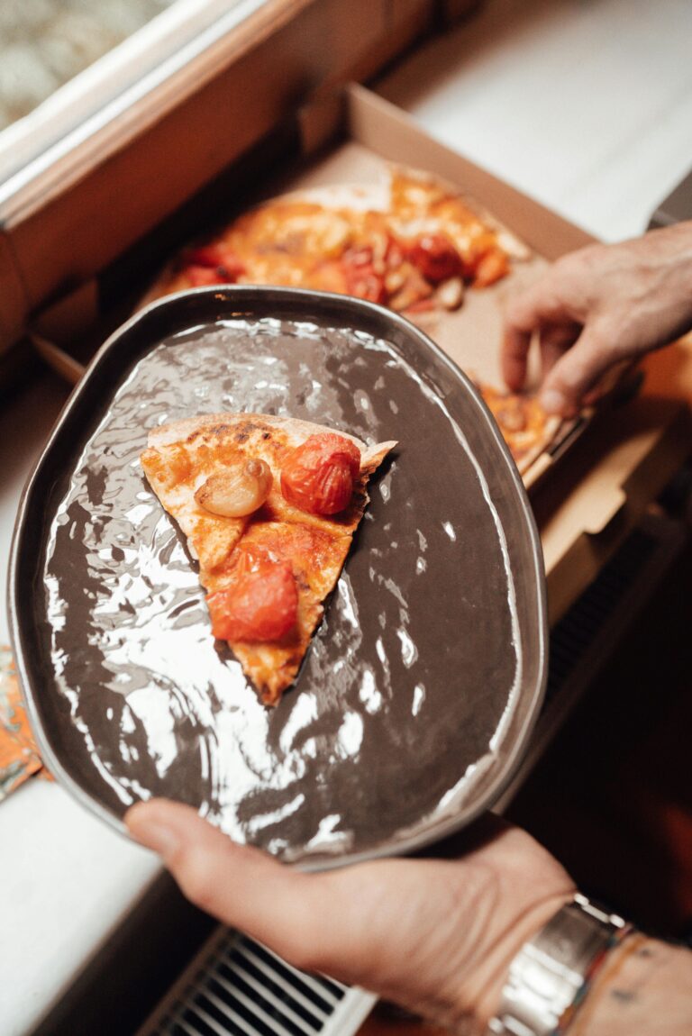 Pieni pizzeria auttoi tuhansia kodittomia – yhden dollarin idea levisi laajalle
