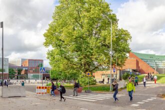 Suomi on jälleen investojen kohteena. Kuva Suomen teknologiakeskuksesta Otaniemestä. Kuvituskuva