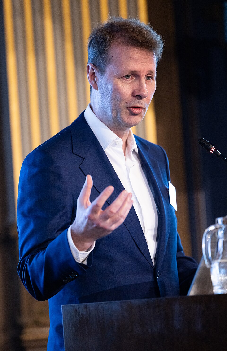 Kuvateksti_ Risto Siilasmaa_Kuva_ Lauri Heikkinen _ Valtioneuvoston kanslia_CC BY 2.0. Kuvituskuva