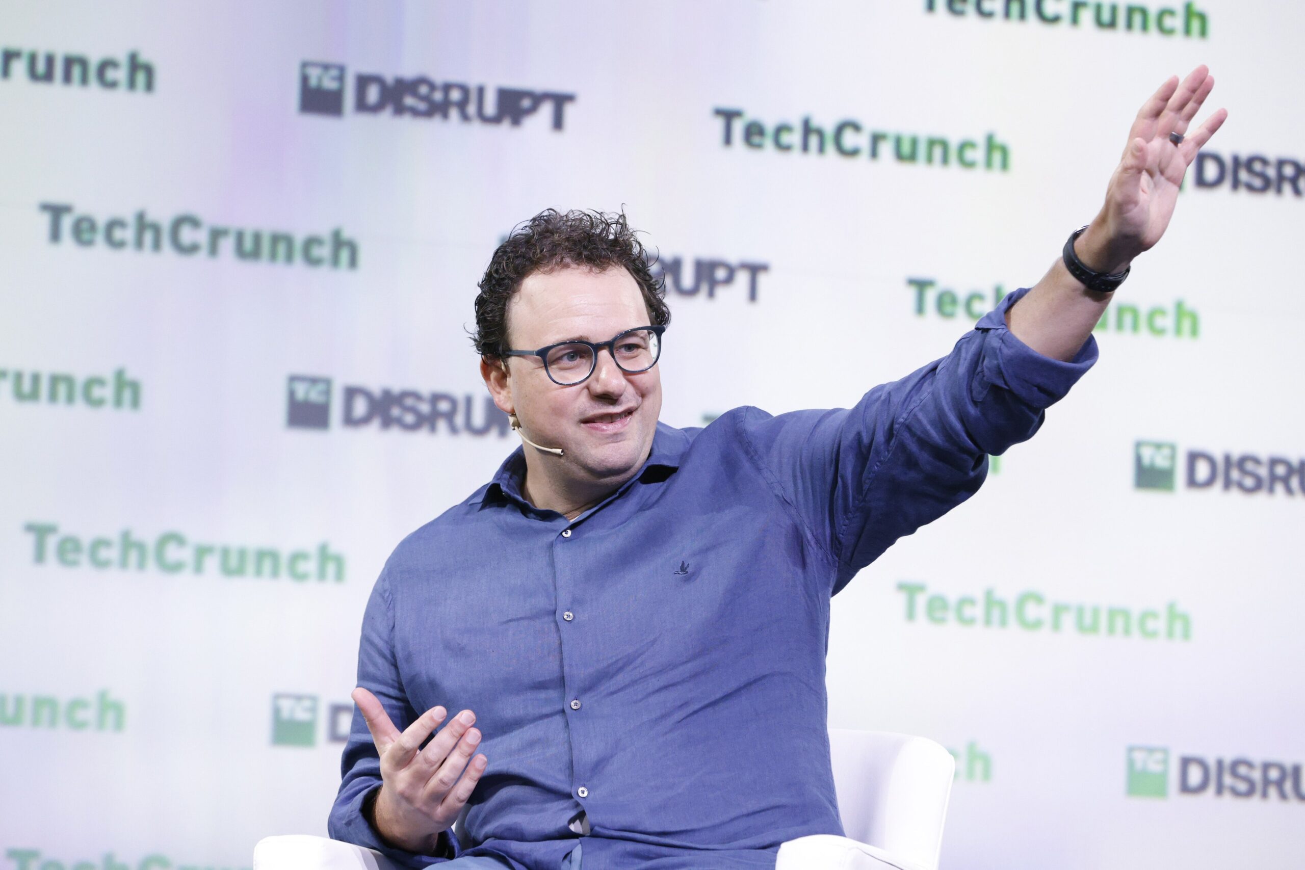 Anthropicin toimitusjohtaja Dario Amodei puhumassa TechCrunch Disrupt 2023 -tapahtumassa San Franciscossa.